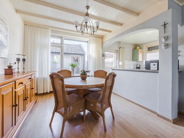 Schelpstraat 8, Halsteren