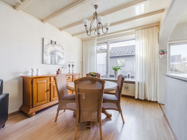 Schelpstraat 8, Halsteren