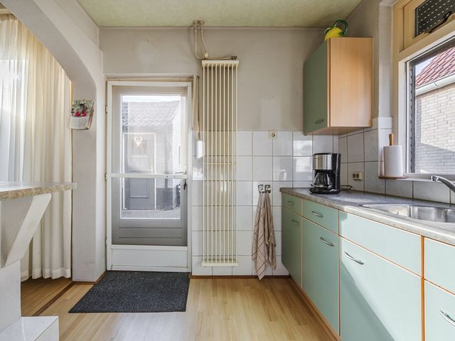 Schelpstraat 8, Halsteren