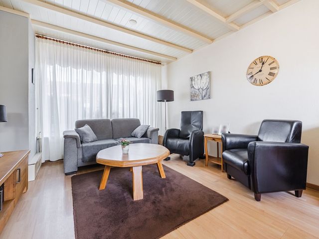 Schelpstraat 8, Halsteren