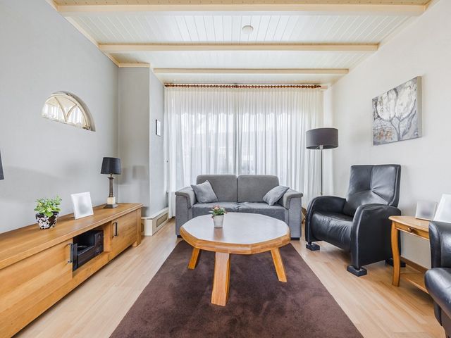 Schelpstraat 8, Halsteren