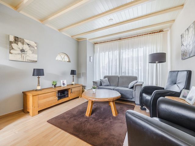 Schelpstraat 8, Halsteren