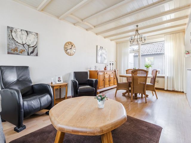 Schelpstraat 8, Halsteren