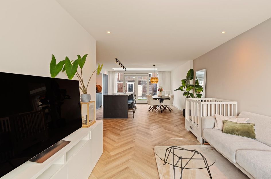 Dr. Hadriaan van Neslaan 86