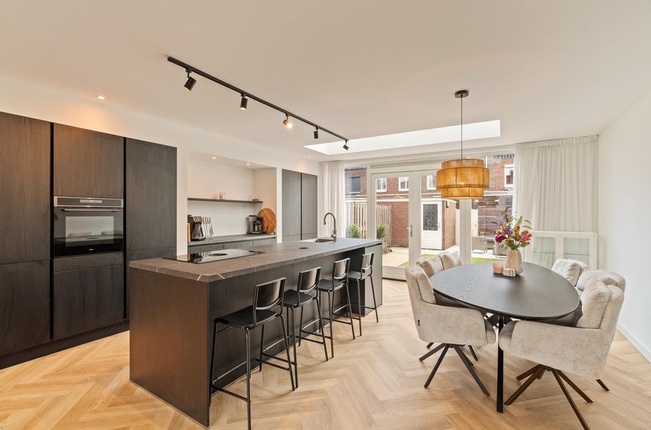 Dr. Hadriaan van Neslaan 86