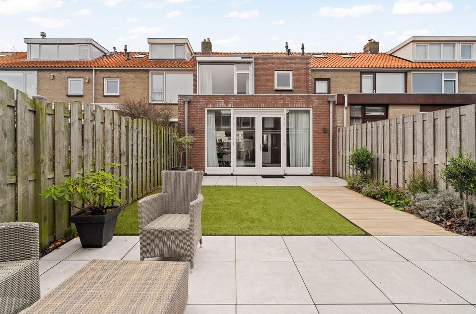 Dr. Hadriaan van Neslaan 86