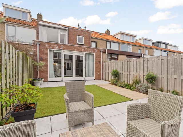 Dr. Hadriaan van Neslaan 86, Noordwijk