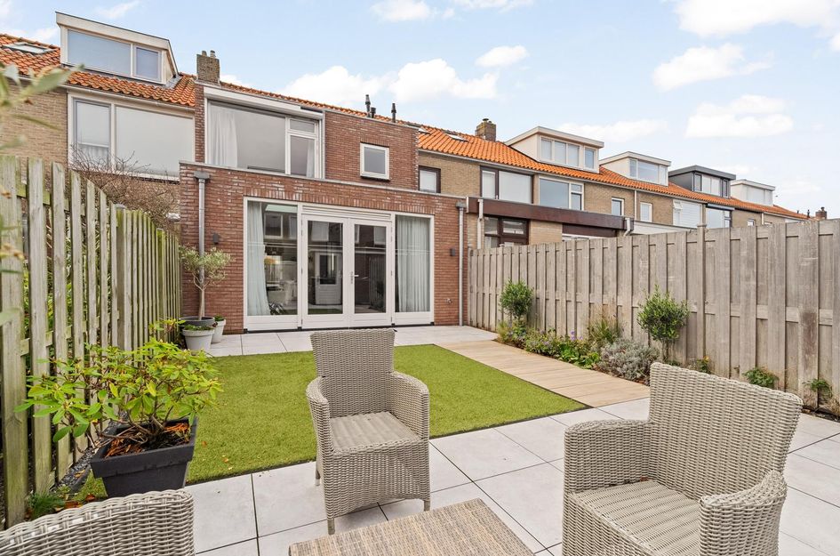 Dr. Hadriaan van Neslaan 86