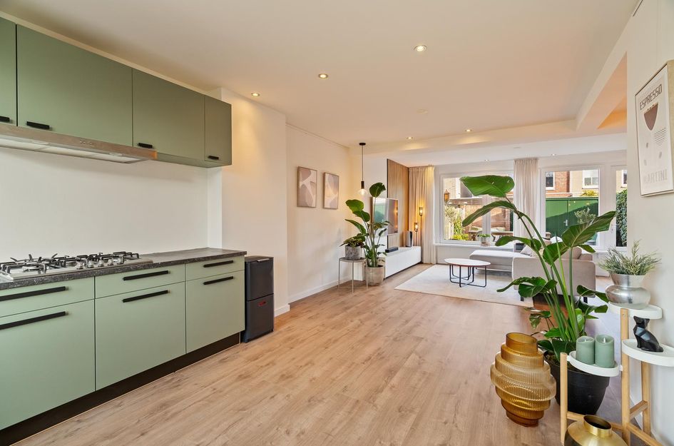 Dr. Hadriaan van Neslaan 80