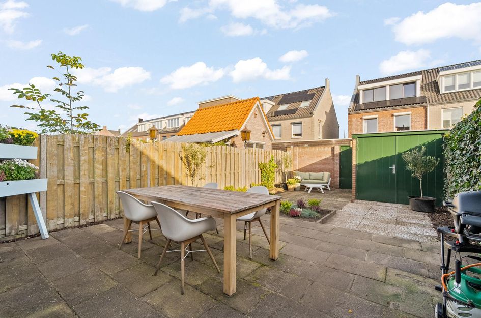 Dr. Hadriaan van Neslaan 80