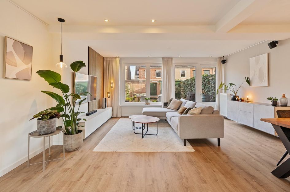 Dr. Hadriaan van Neslaan 80