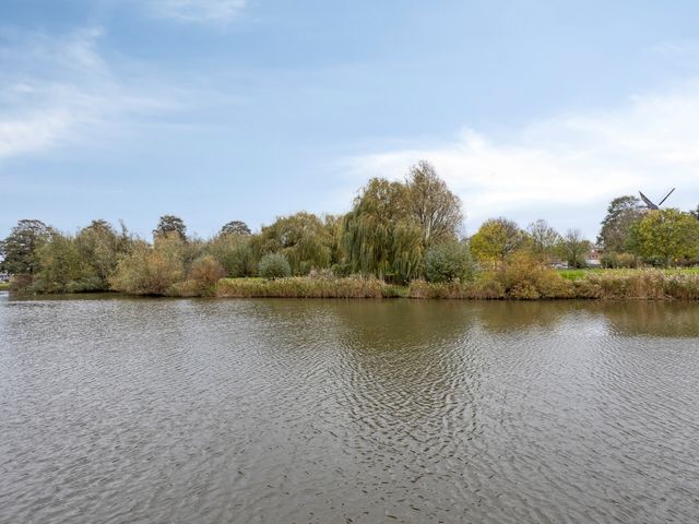 Joop den Uyllaan 105, Schiedam