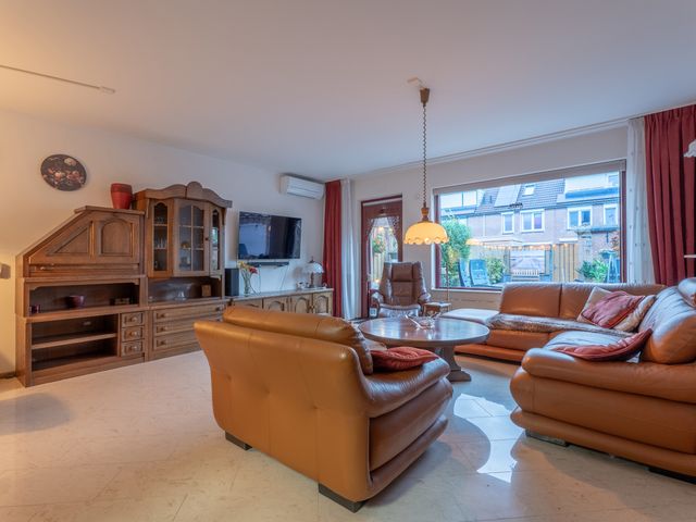 Symfonielaan 10, Spijkenisse