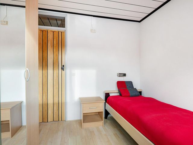 Willem-Alexanderplantsoen 142, Barendrecht