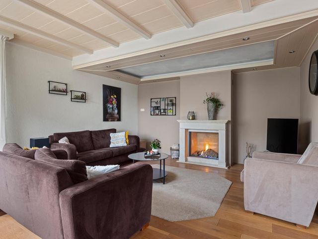 Vellengastraat 2, Zwartebroek