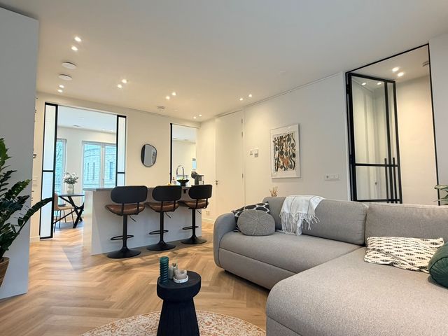 Chris Van Abkoudestraat 21, Leiden