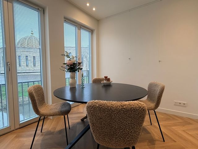 Chris Van Abkoudestraat 21, Leiden