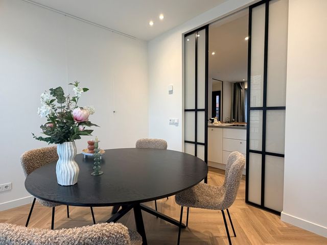 Chris Van Abkoudestraat 21, Leiden