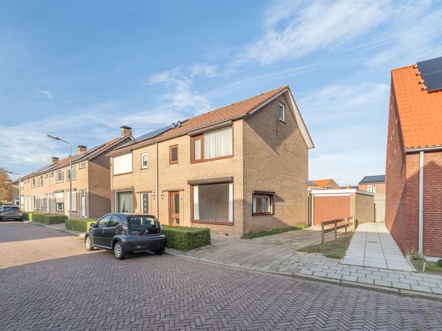 Nijverheidstraat 18, Kruiningen