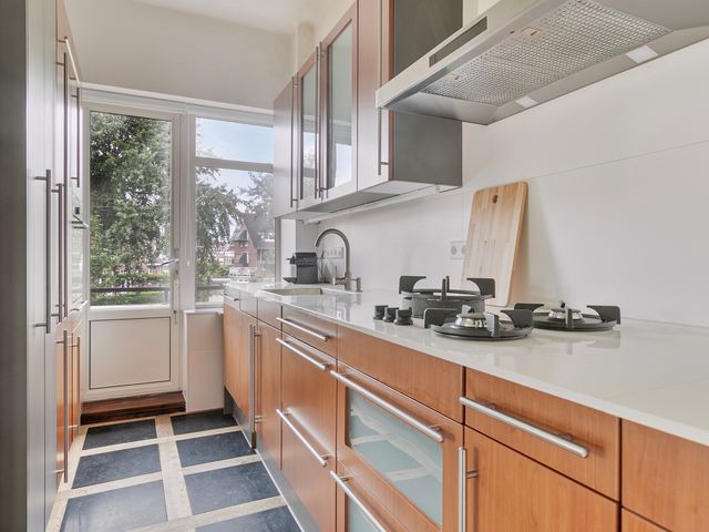 Nieuwe Parklaan 144 6, Den Haag