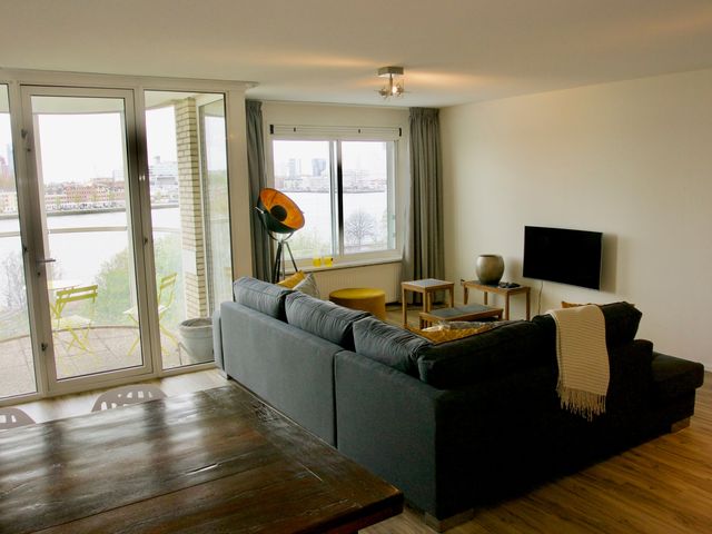 Oostmaaslaan 648, Rotterdam