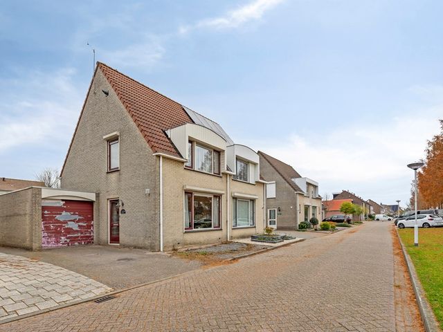 Churchillhof 38, Kloosterzande