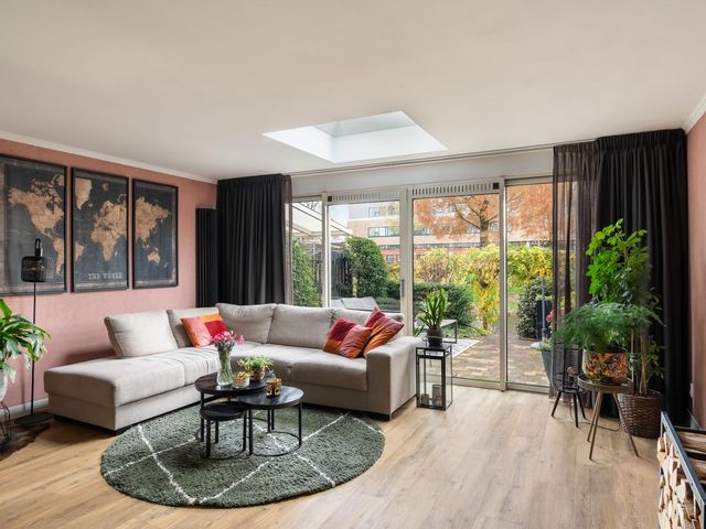 Marineblauw 155, Zoetermeer