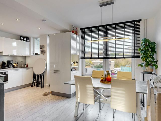 Henri Hermanslaan 117, Geleen