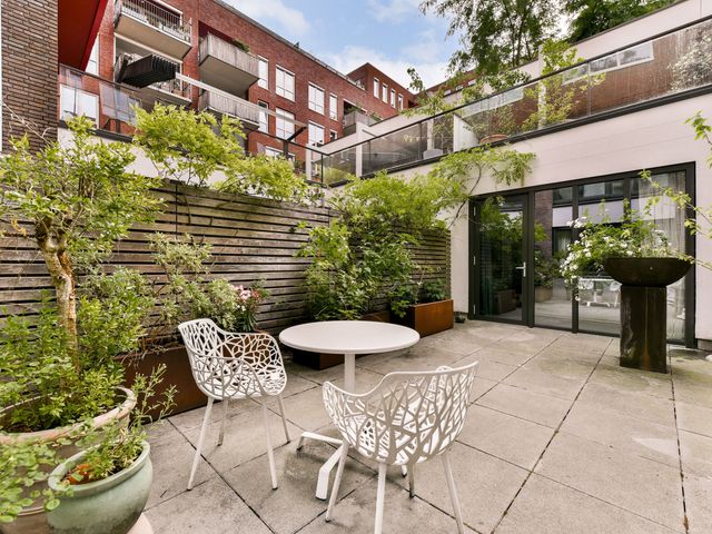 Revaleiland 425, Amsterdam