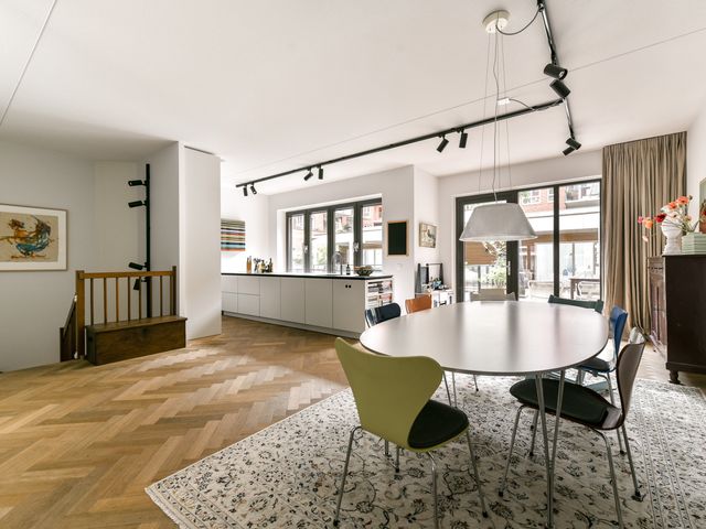 Revaleiland 425, Amsterdam