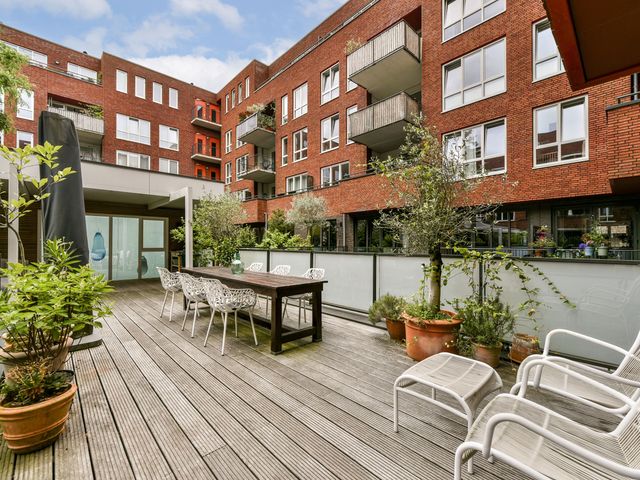 Revaleiland 425, Amsterdam