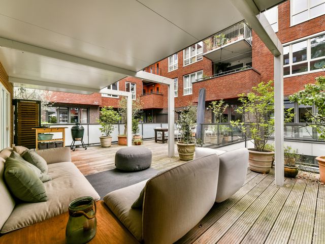 Revaleiland 425, Amsterdam