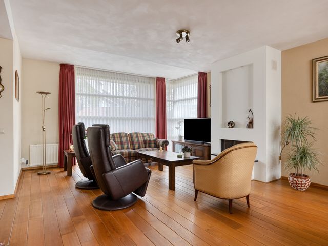 Neptunus 4, Schijndel