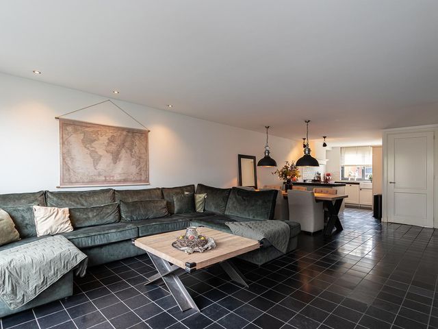 Ocker Repelaerstraat 22, Molenaarsgraaf