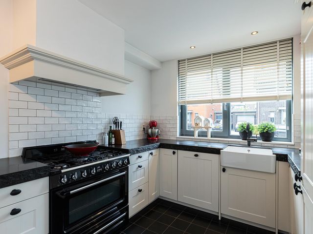 Ocker Repelaerstraat 22, Molenaarsgraaf