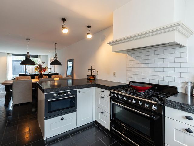 Ocker Repelaerstraat 22, Molenaarsgraaf