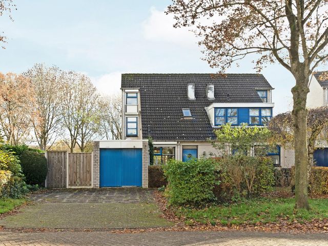 Slingebeekstraat 104, Almere