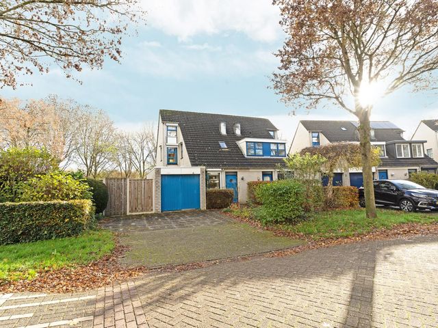 Slingebeekstraat 104, Almere