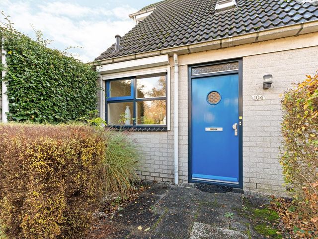 Slingebeekstraat 104, Almere