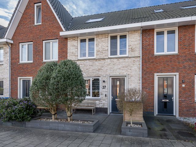 Spoorbaan 37, Hellevoetsluis