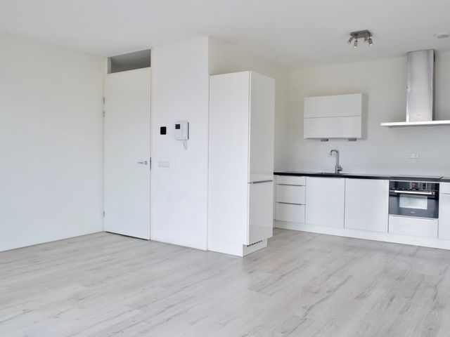 Nida Senffstraat 75, Amsterdam