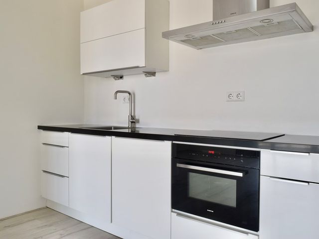 Nida Senffstraat 75, Amsterdam