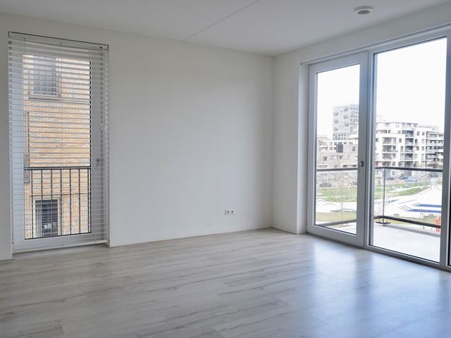 Nida Senffstraat 75, Amsterdam