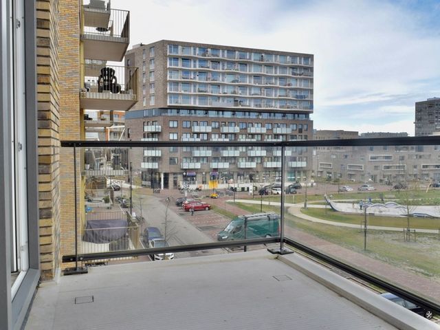 Nida Senffstraat 75, Amsterdam