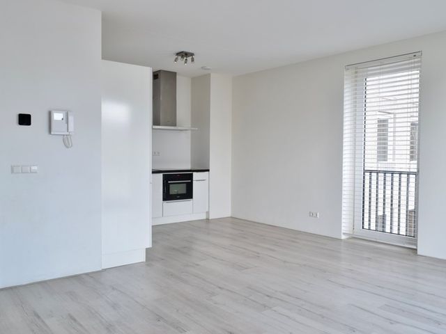 Nida Senffstraat 75, Amsterdam