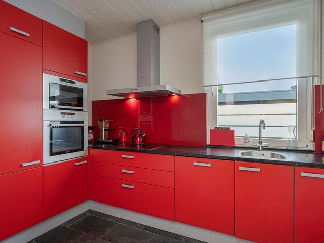 Debijestraat 48, Geleen