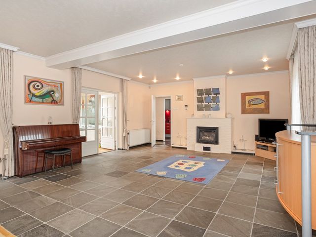 Debijestraat 48, Geleen