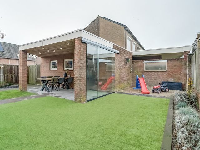 Hazenpad 1, Neerkant