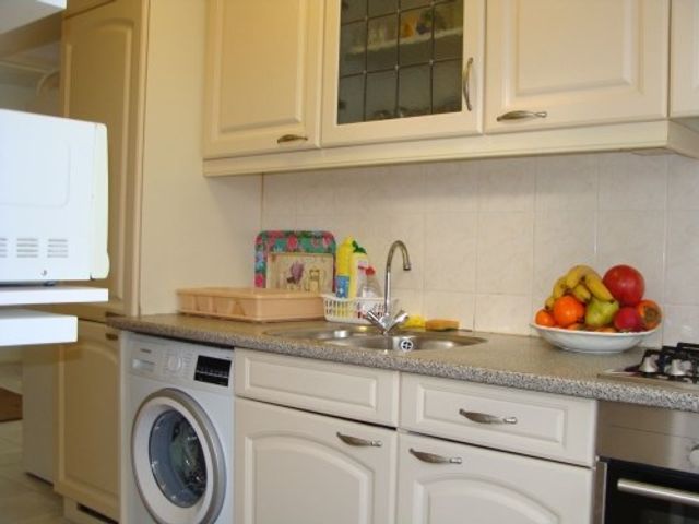 Hengelolaan ONG, Den Haag