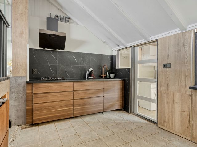 Molendijk 65, Dinteloord